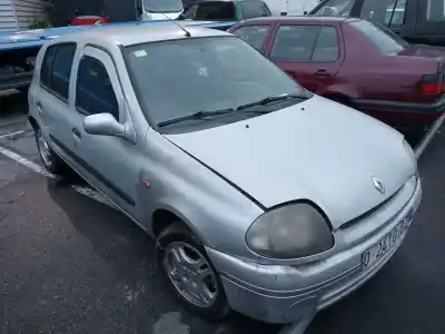 Vehicul casat RENAULT CLIO II (BB_, CB_)  al anului 1998 alimentat F8Q