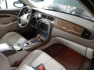 Veicolo di demolizione jaguar s-type ii (x200) 3.0 v6 dell'anno 2004 alimentato fb