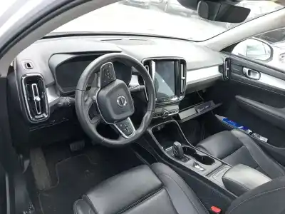 Veículo de Sucata volvo xc40 (536) d4 awd do ano 2018 alimentado d 4204 t12