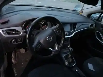 Veicolo di demolizione OPEL ASTRA K (B16)  dell'anno 2017 alimentato B16DTE