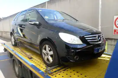 Veículo de Sucata mercedes-benz clase b 2.0 cdi do ano 2007 alimentado om640940