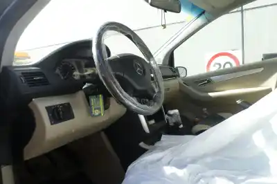 Veículo de Sucata mercedes-benz clase b 2.0 cdi do ano 2007 alimentado om640940