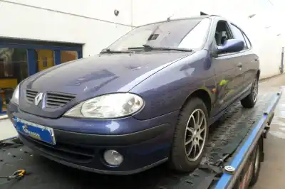 Verschrottungsfahrzeug RENAULT                                            MEGANE I FASE 2 BERLINA (BA0)                                                                                                                                                                                                                              1.9 dCi Authentique                                                                                                                                                                                                                                        des Jahres 2002 angetrieben F9Q K7