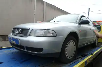 Veículo de Sucata AUDI A4 BERLINA 1.6 do ano 1996 alimentado 