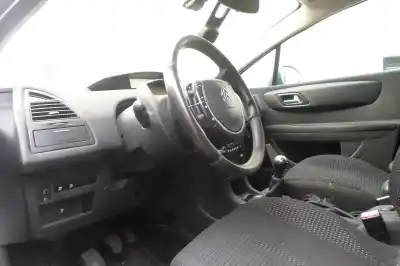 Véhicule à la ferraille citroen c4 berlina 1.6 16v hdi fap de l'année 2004 alimenté 9hy