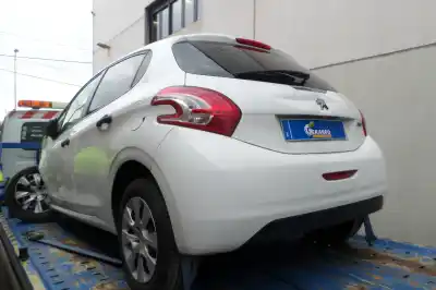 Veículo de Sucata peugeot 208 1.4 hdi fap do ano 2014 alimentado 8h01