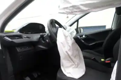 Veículo de Sucata peugeot 208 1.4 hdi fap do ano 2014 alimentado 8h01