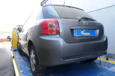 Sloopvoertuig toyota corolla (e12) 1.4 turbodiesel cat van het jaar 2006 aangedreven 1ndtv