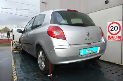 Veículo de Sucata renault clio iii 1.5 dci diesel do ano 2007 alimentado k9k m7