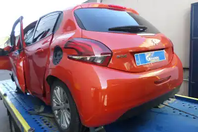 Veicolo di demolizione peugeot 208 1.2 12v vti dell'anno 2019 alimentato hm05