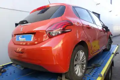 Véhicule à la ferraille PEUGEOT 208 1.2 12V VTi de l'année 2019 alimenté HM05