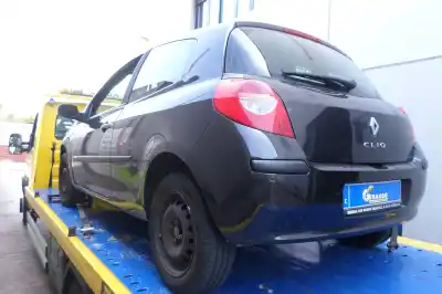 Veículo de Sucata renault clio iii 1.5 dci diesel do ano 2008 alimentado k9k768