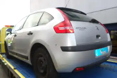 Véhicule à la ferraille citroen c4 berlina 1.4 16v de l'année 2006 alimenté kfuet3j4