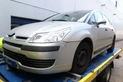 Véhicule à la ferraille citroen c4 berlina 1.4 16v de l'année 2006 alimenté kfuet3j4