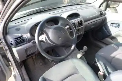 Scrapping Vehicle renault clio ii fase ii (b/cb0) 1.2 of the year 2001 powered d4fb7