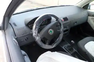 Здавання транспортного засобу skoda fabia (6y2/6y3) 1.4 року 2003 потужний azf