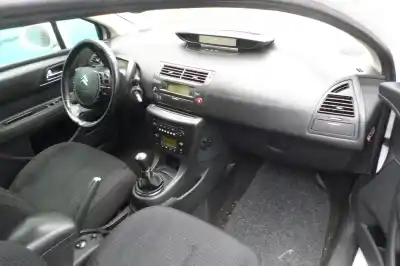 Scrapping Vehicle citroen c4 coupe 1.6 16v hdi of the year 2006 powered 9hxdv6ated4