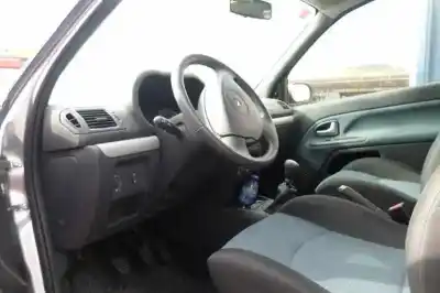 Здавання транспортного засобу renault clio ii fase ii (b/cb0) g/d4f b7 року 2007 потужний d4f g7