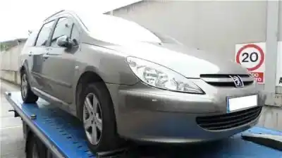 Veicolo di demolizione PEUGEOT 307 BREAK / SW (S1) RHSDW10ATED dell'anno 2002 alimentato RHSDW10ATED