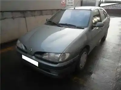 Véhicule à la ferraille RENAULT                                            MEGANE I FASE 2 CLASSIC (LA..)                                                                                                                                                                                                                             1.6 16V Fairway                                                                                                                                                                                                                                            de l'année 0 alimenté K7M 702