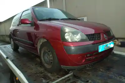 Veículo de Sucata RENAULT CLIO II FASE II (B/CB0) 1.2 do ano 2002 alimentado D4F B7