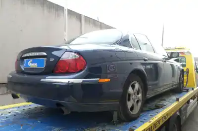 Scrapping Vehicle jaguar s-type 3.0 v6 24v of the year 2001 powered fb