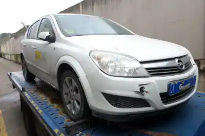 Veículo de Sucata opel astra h berlina 1.9 cdti do ano 2008 alimentado z19dt