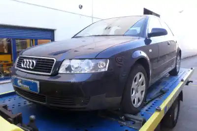 Veículo de Sucata AUDI A4 BERLINA 2.0 20V do ano 2002 alimentado 