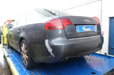 Veículo de Sucata audi a4 berlina 2.0 tdi do ano 2006 alimentado bre