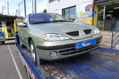 Véhicule à la ferraille RENAULT                                            MEGANE I FASE 2 CLASSIC (LA..)                                                                                                                                                                                                                             1.9 D Authentique                                                                                                                                                                                                                                          de l'année 2003 alimenté F9Q Q7