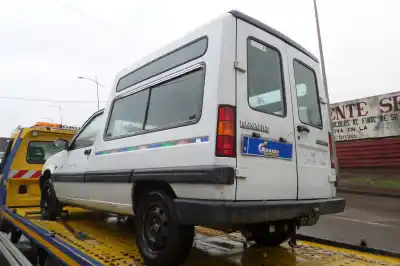 Veículo de Sucata renault   do ano 1992 alimentado 