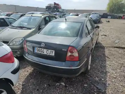 Veículo de Sucata volkswagen passat b5.5 (3b3) 1.9 tdi do ano 2003 alimentado awx