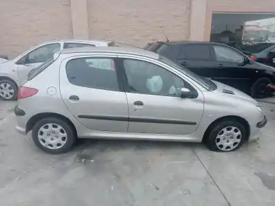 Veicolo di demolizione peugeot 206 fastback (2a/c) 1.4 i dell'anno 2006 alimentato kfw