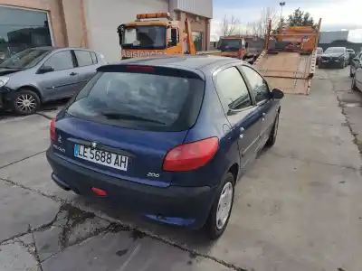 Vehicul casat peugeot 206 fastback (2a/c) 1.6 i al anului 1999 alimentat nfz