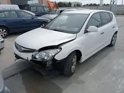 Veículo de Sucata hyundai i30 (fd) 1.4 do ano 2011 alimentado g4fa