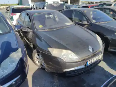 Véhicule à la ferraille RENAULT LAGUNA III (BT0/1) 2.0 DCI (BT07, BT0J, BT14, BT1A, BT1S) de l'année 2009 alimenté M9R N7