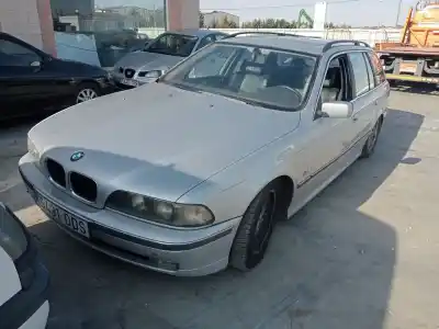 Scrapping Vehicle bmw 5 touring (e39) 530 d of the year 2004 powered m57 d30 (306d1)