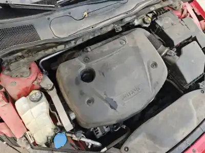 Scrapping Vehicle volvo v40 fastback (525) d2 of the year 2016 powered d4204t8