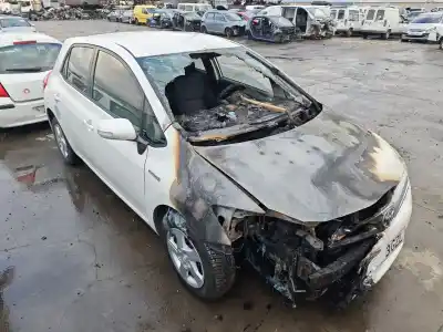Veículo de Sucata toyota auris (_e15_) 1.8 hybrid (zwe150_) do ano 2010 alimentado 2zr-fxe