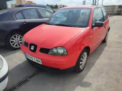 Véhicule à la ferraille seat arosa (6h1) 1.0 de l'année 2002 alimenté auc