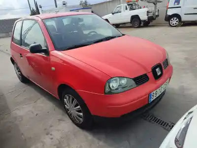 Véhicule à la ferraille seat arosa (6h1) 1.0 de l'année 2002 alimenté auc