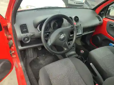 Véhicule à la ferraille seat arosa (6h1) 1.0 de l'année 2002 alimenté auc