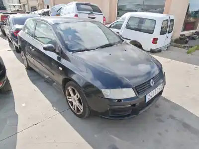 Sloopvoertuig fiat stilo (192_) 1.9 jtd (192_xe1a) van het jaar 2003 aangedreven 192 a1.000