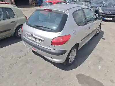 Veicolo di demolizione PEUGEOT 206 FASTBACK (2A/C)  dell'anno 1999 alimentato WJZ