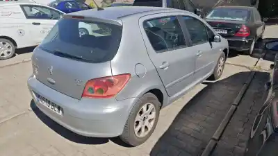 Veicolo di demolizione PEUGEOT 307 (3A/C)  dell'anno 2001 alimentato RHY