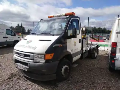 Здавання транспортного засобу IVECO DAILY III CAJA/CHASIS  року 2002 потужний 8140.43K