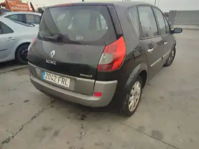 Veicolo di demolizione RENAULT SCÉNIC II (JM0/1_)  dell'anno 2007 alimentato K9K P7