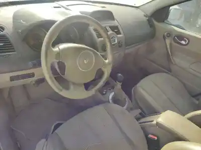 Veículo de Sucata renault megane ii ranchera familiar (km0/1_) 1.9 dci do ano 2006 alimentado f9q 804