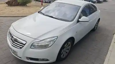 Véhicule à la ferraille OPEL INSIGNIA A SEDÁN (G09) 2.0 CDTI (69) de l'année 2010 alimenté A 20 DTH