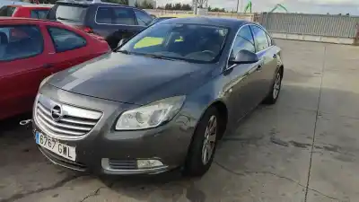 Véhicule à la ferraille OPEL INSIGNIA A (G09) 2.0 CDTI (68) de l'année 2010 alimenté A 20 DTH